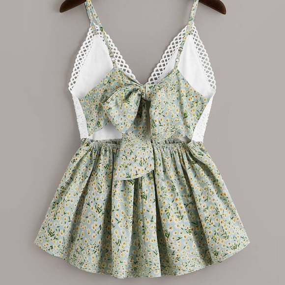 New lace foral Top - Picture 3 of 5